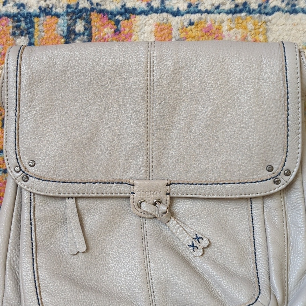 The Sak Ventura Classic Genuine Pebbled Leather Convertible Backpack Light Gray - Picture 3 of 16